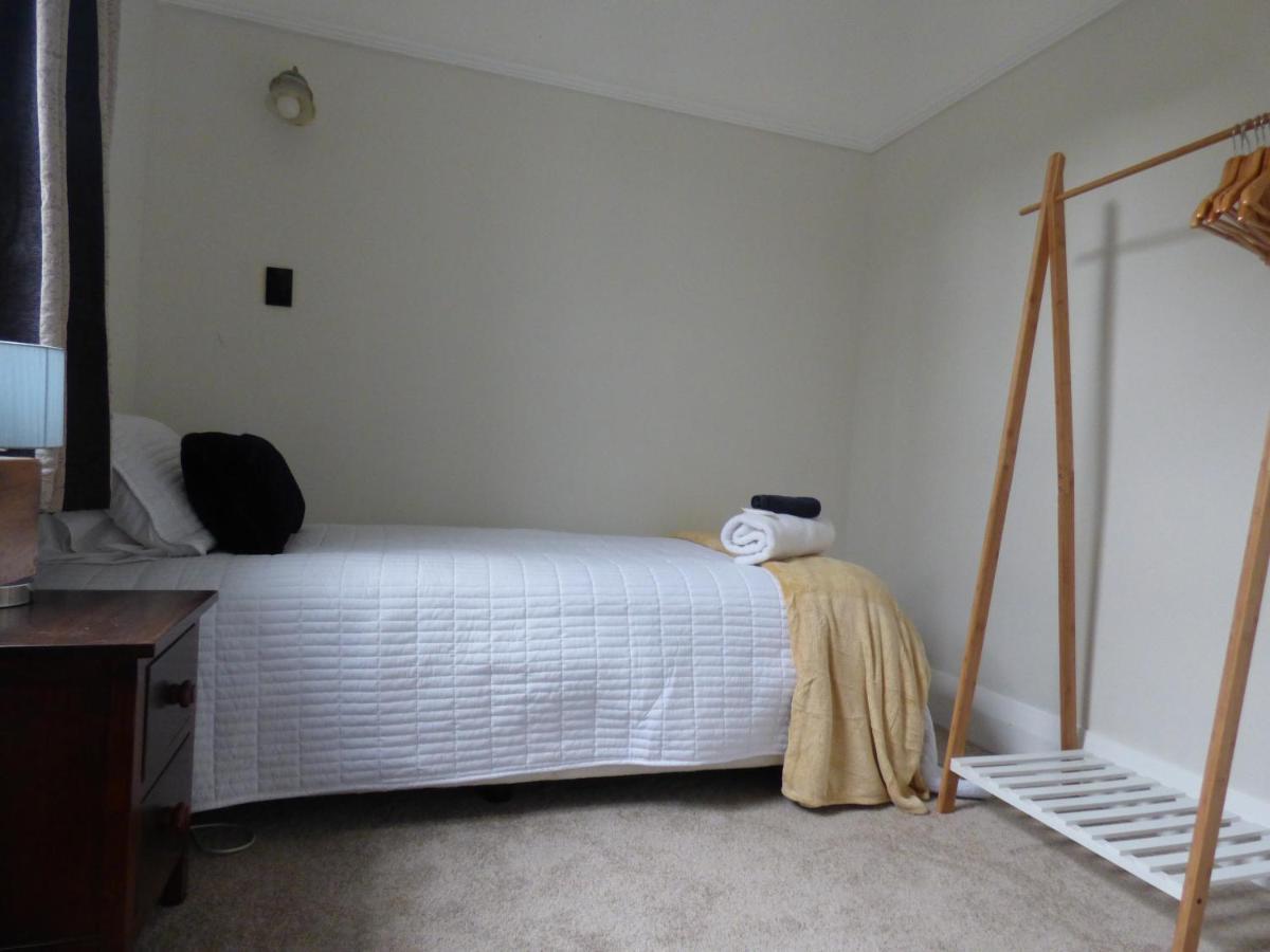 Sahara Guest House Dunedin Exterior photo